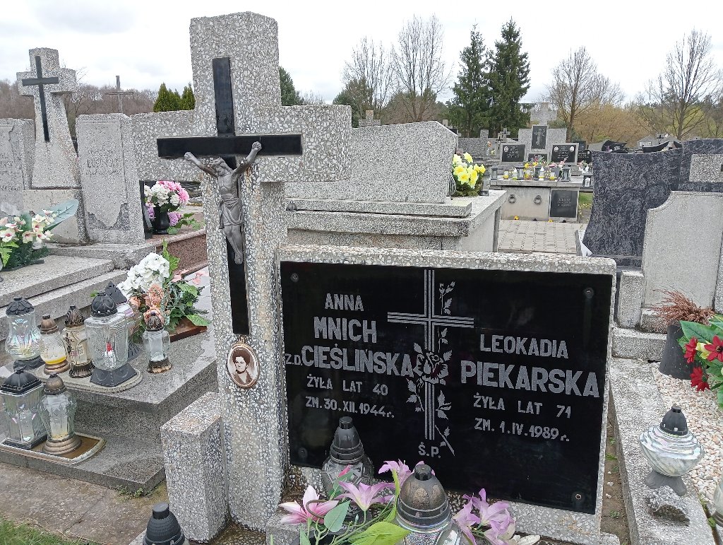 Leokadia Piekarska Cerekiew - Grobonet - Wyszukiwarka osób pochowanych