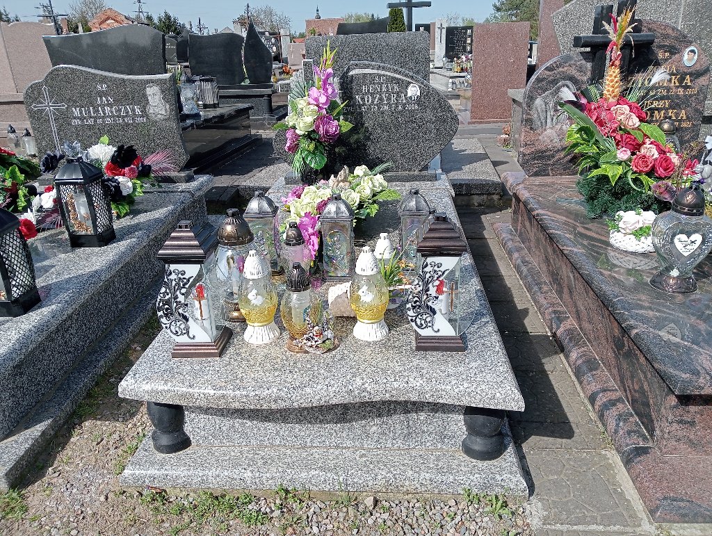 Grób Janina Kozyra